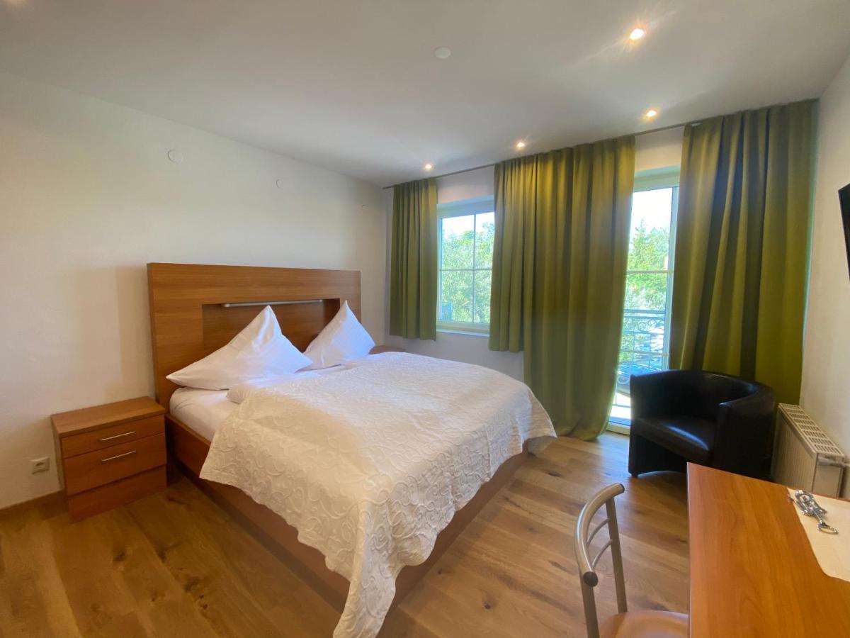 Seehotel Herlinde Podersdorf am See Bagian luar foto