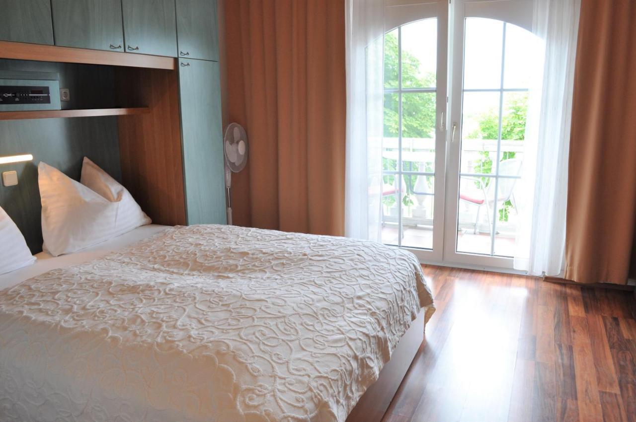Seehotel Herlinde Podersdorf am See Bagian luar foto
