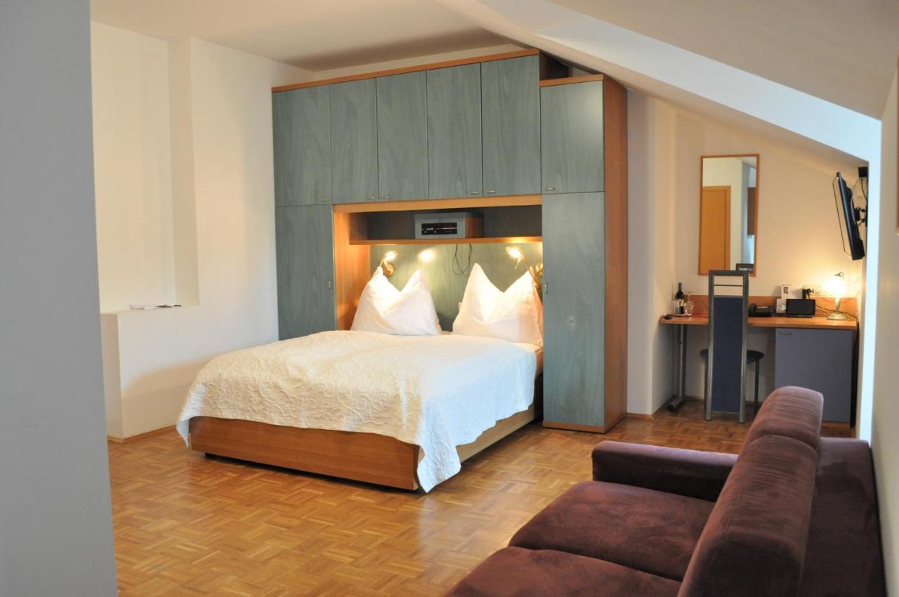 Seehotel Herlinde Podersdorf am See Bagian luar foto