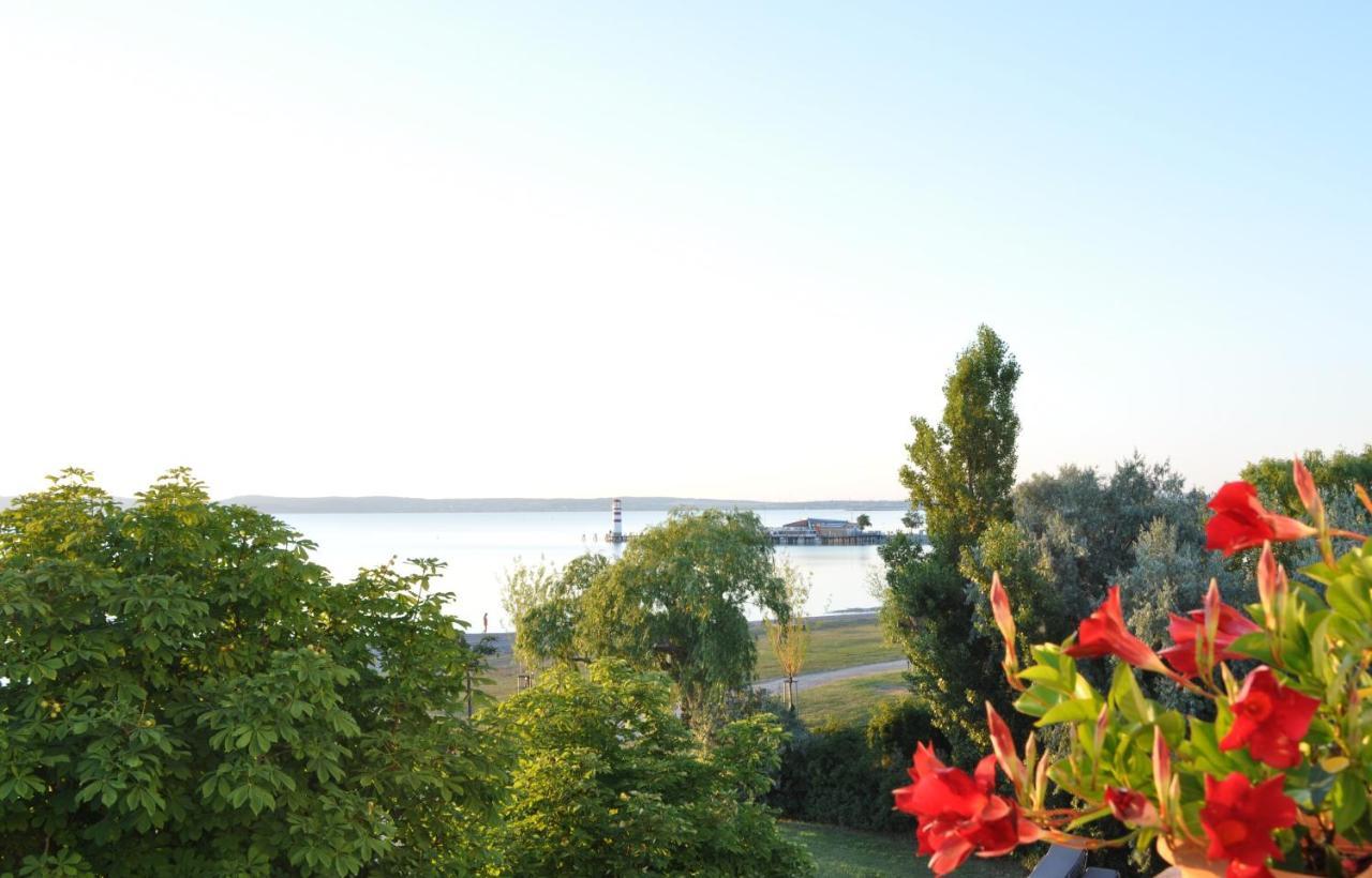 Seehotel Herlinde Podersdorf am See Bagian luar foto