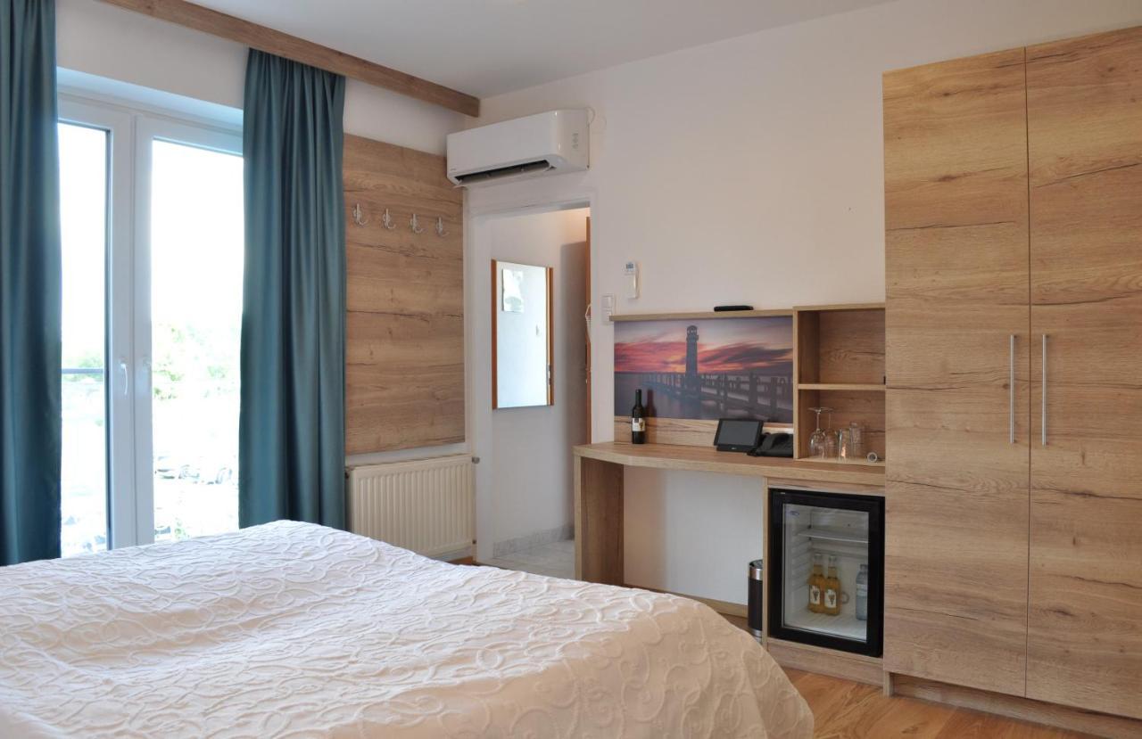 Seehotel Herlinde Podersdorf am See Bagian luar foto