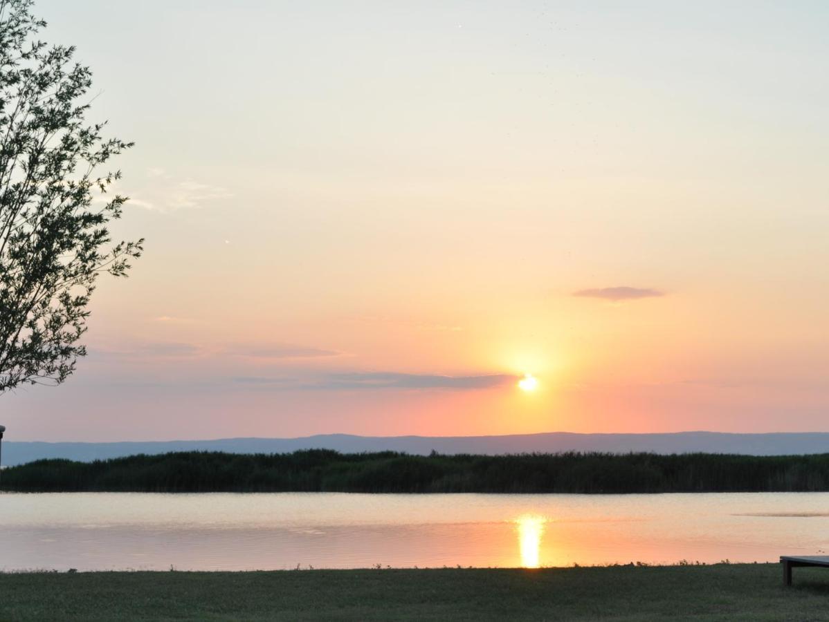 Seehotel Herlinde Podersdorf am See Bagian luar foto