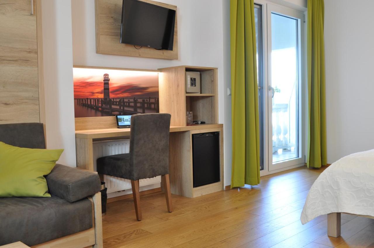 Seehotel Herlinde Podersdorf am See Bagian luar foto