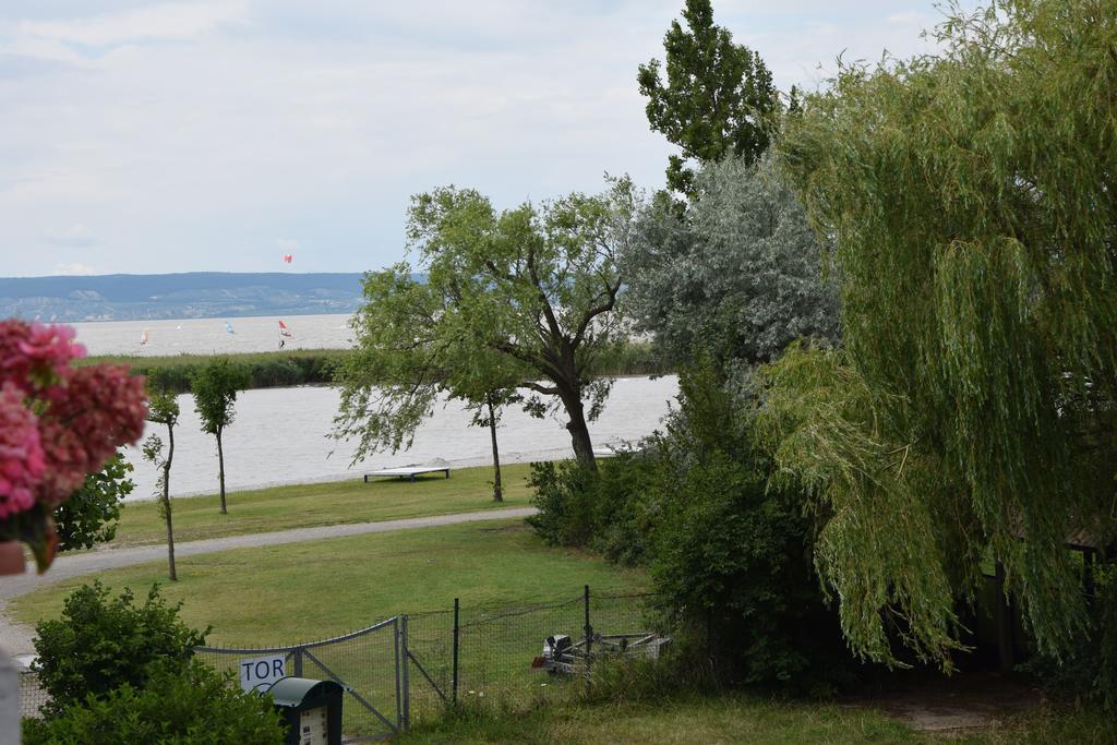 Seehotel Herlinde Podersdorf am See Bagian luar foto